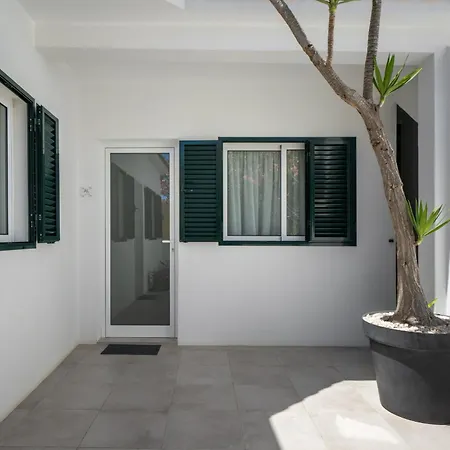 Barlavento By An Island Порту-Санту